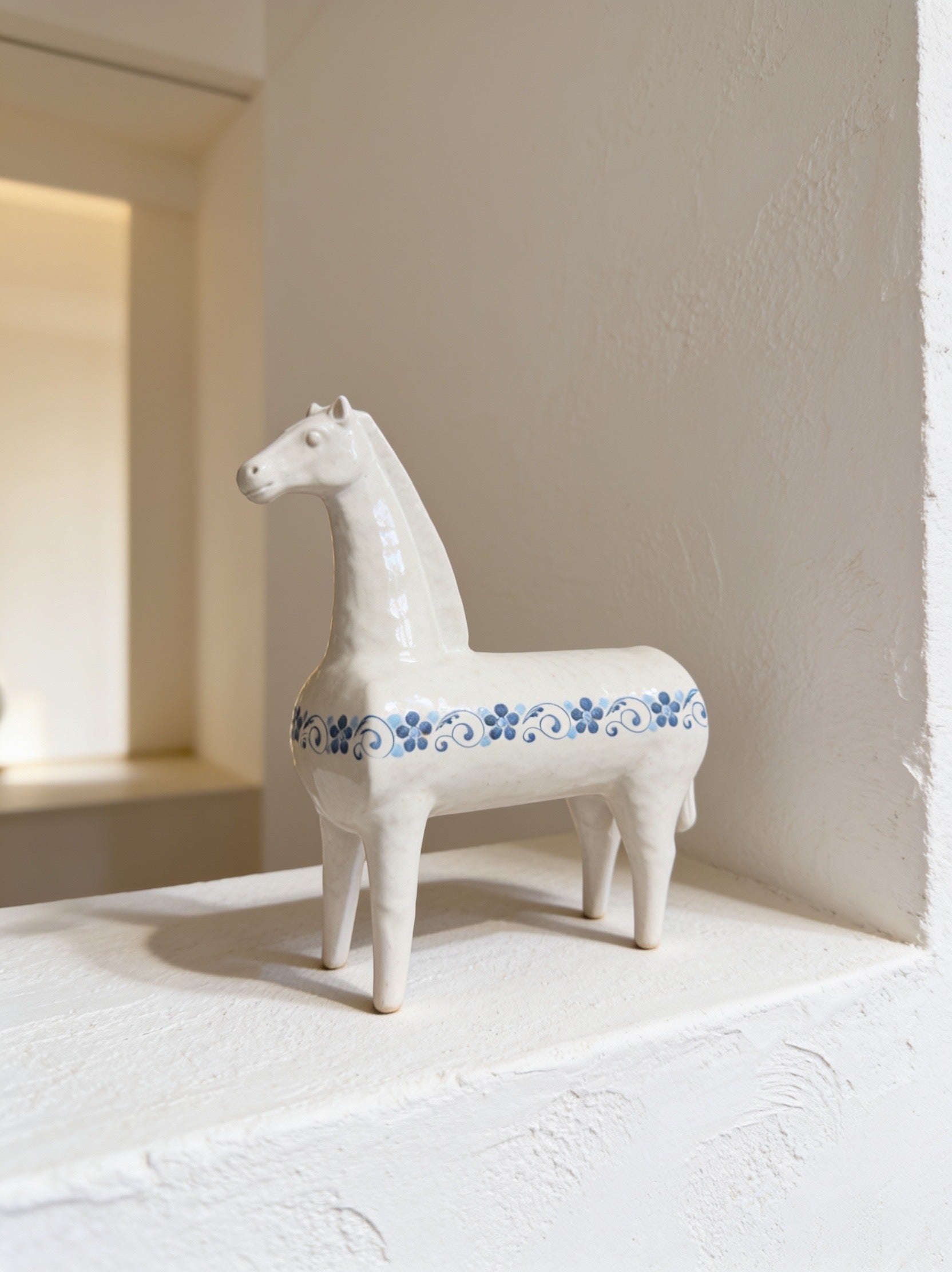 Caballo Decorativo con Cenefa Floral