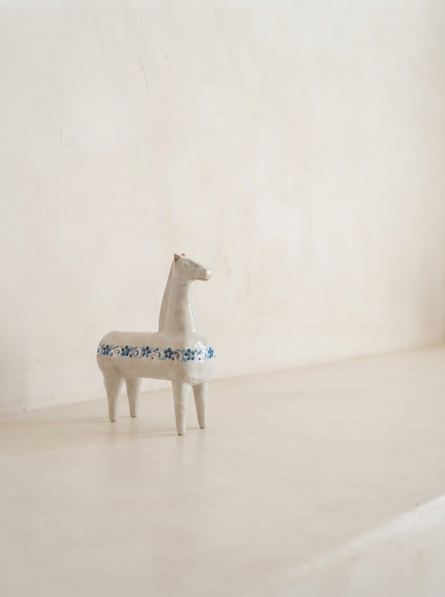 Caballo Decorativo con Cenefa Floral