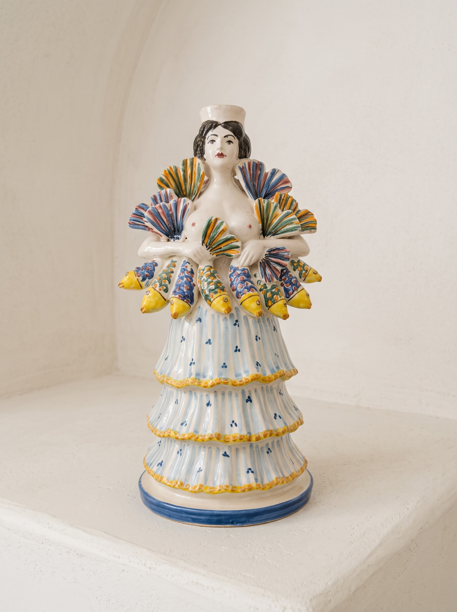 Candelabro Mujer con peces