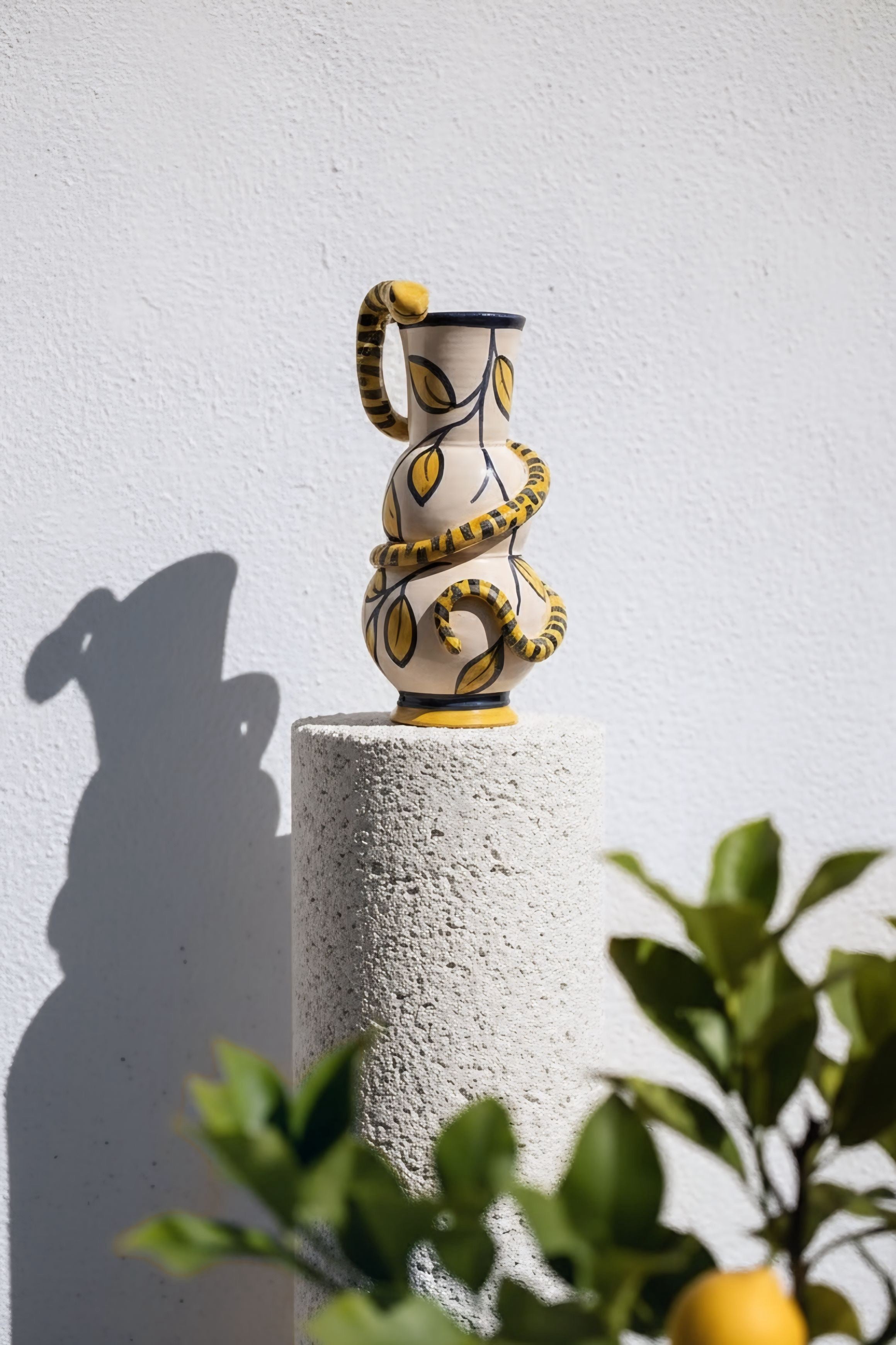 Jarrón con serpiente