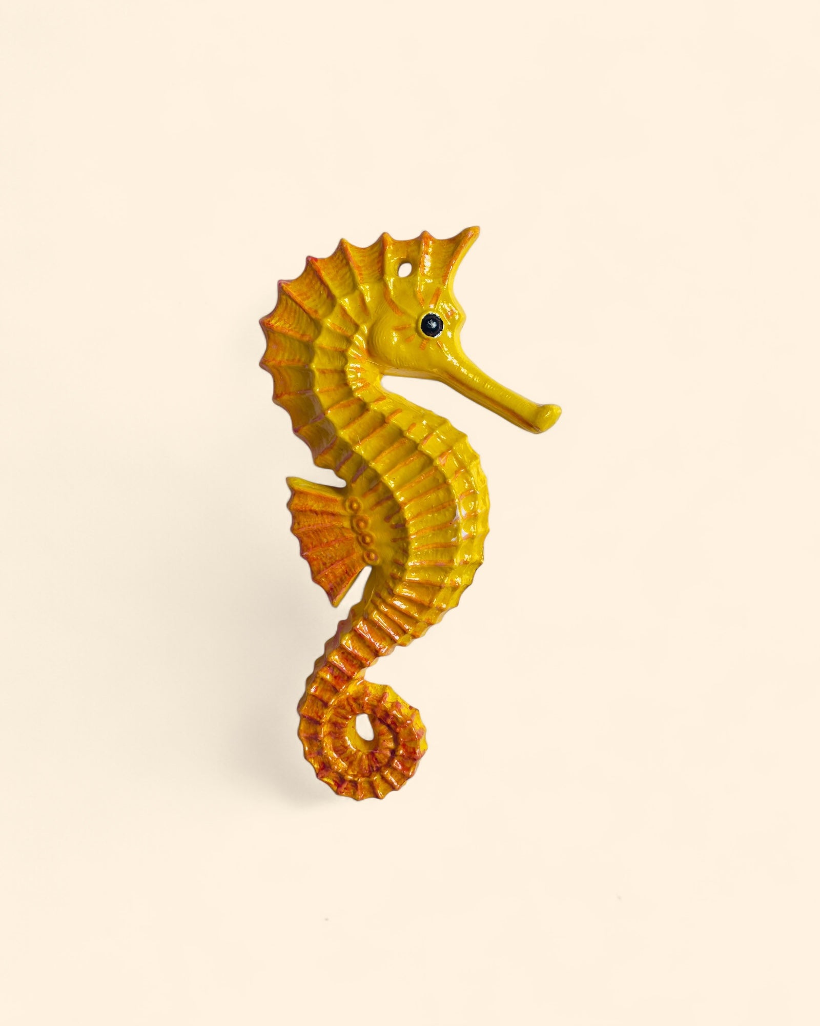 Caballitos de mar de cerámica artesanal amarillos
