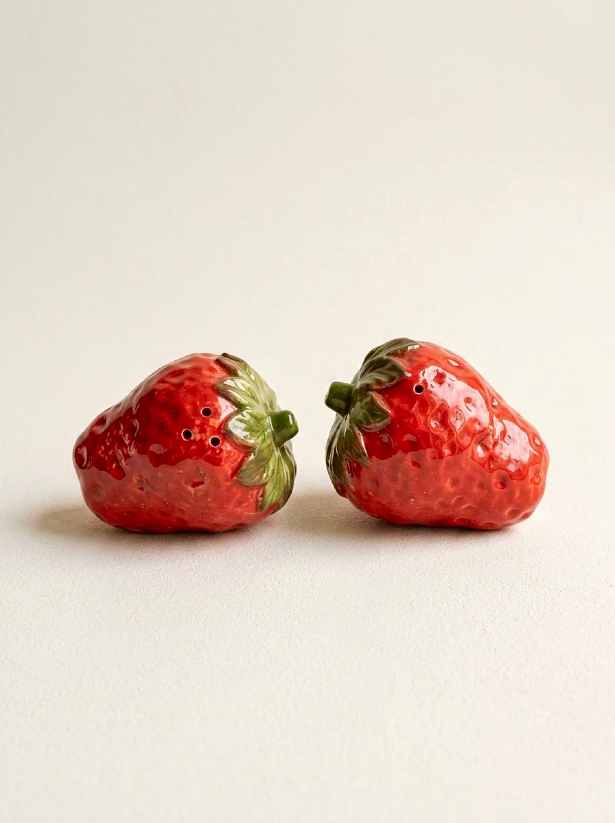 Salero y pimentero Fresas