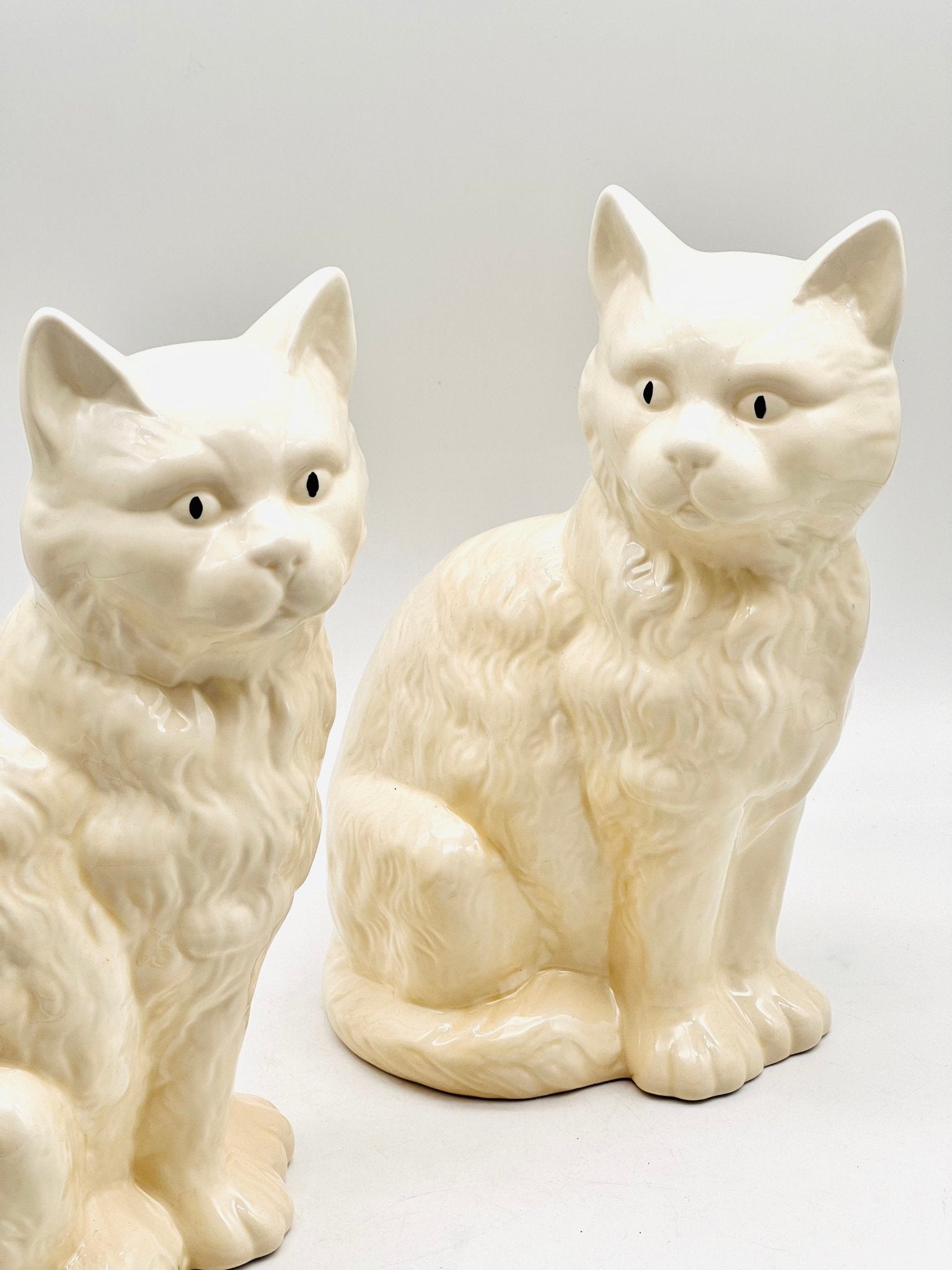 Gato de cerámica blanco - moruecoceramicas