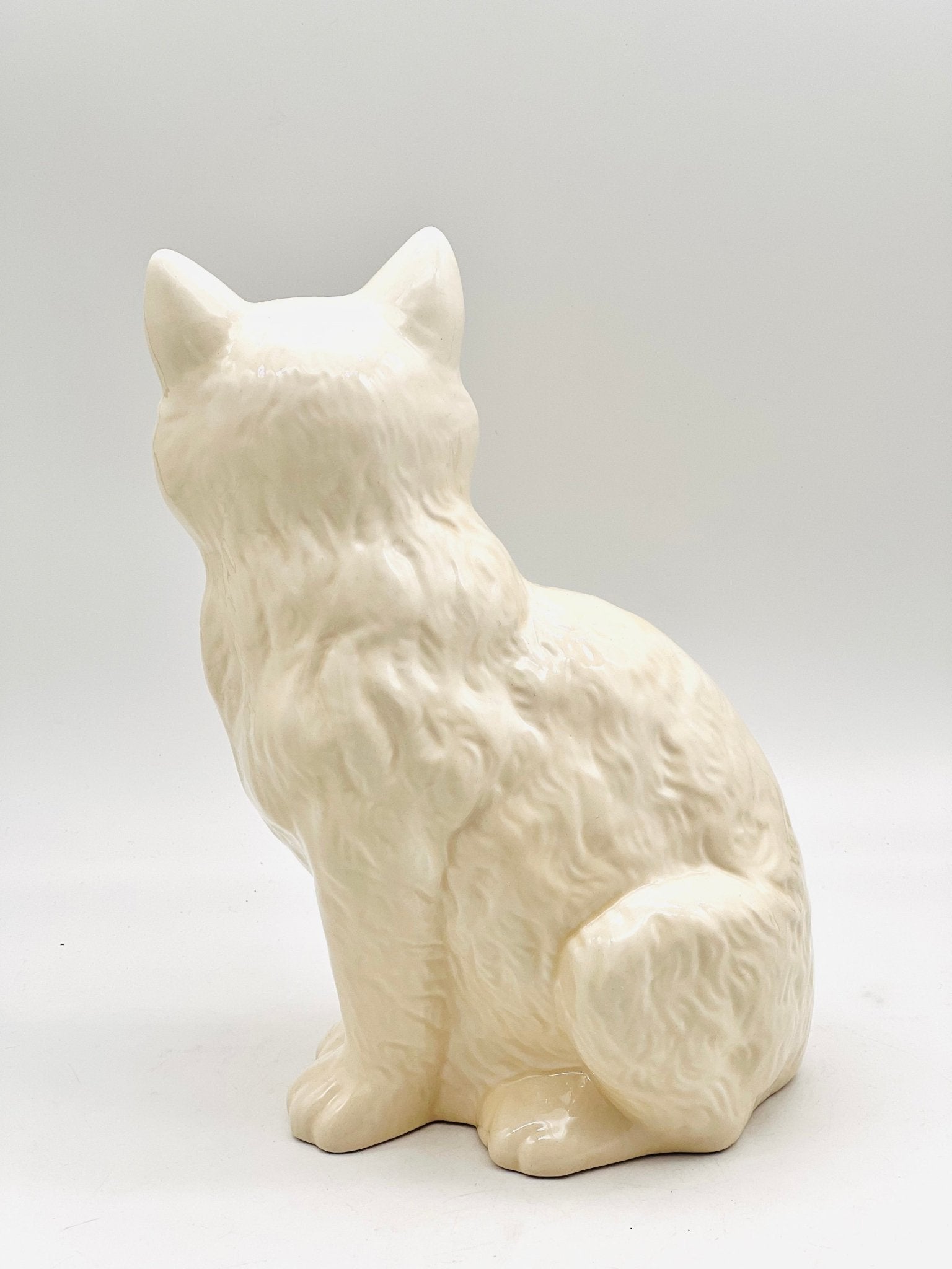 Gato de cerámica blanco - moruecoceramicas