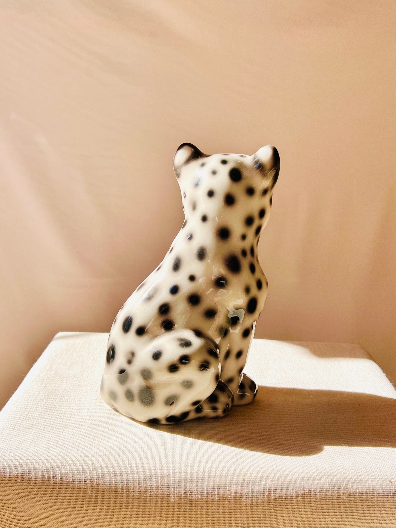 Leopardo Blanco 25cm - moruecoceramicas