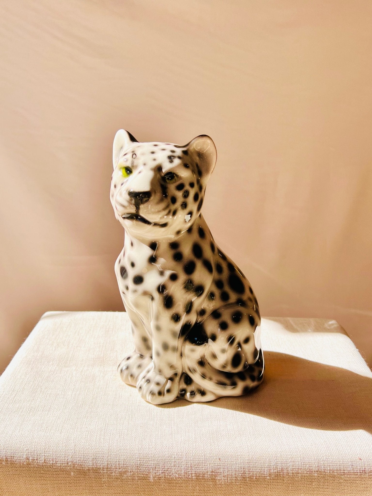 Leopardo Blanco 25cm - moruecoceramicas