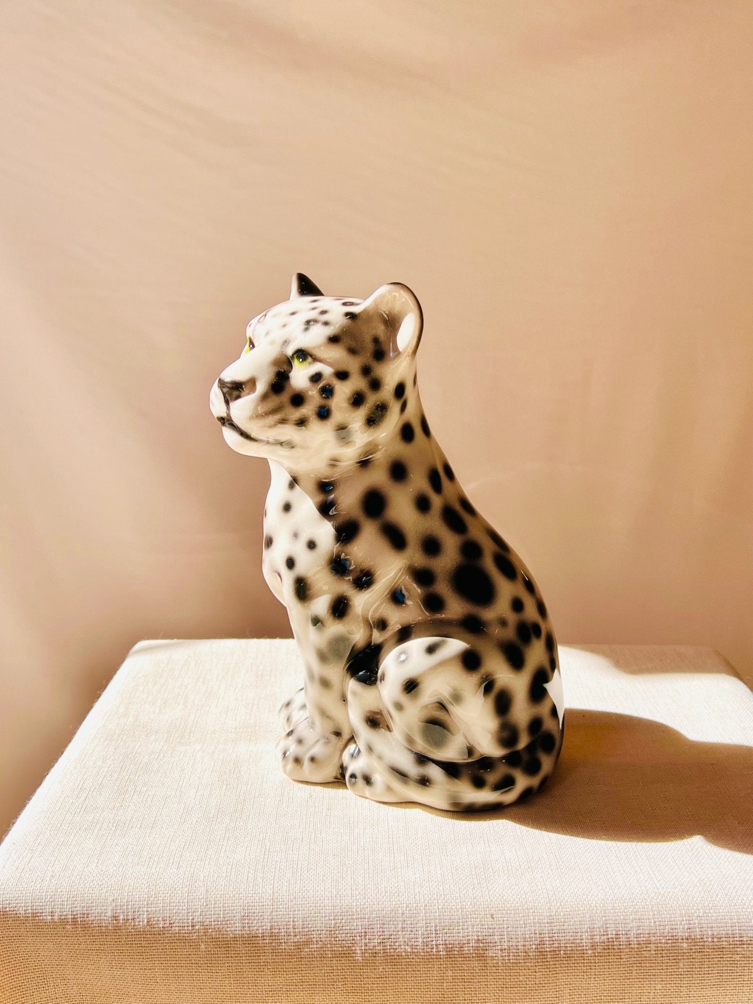 Leopardo Blanco 25cm - moruecoceramicas