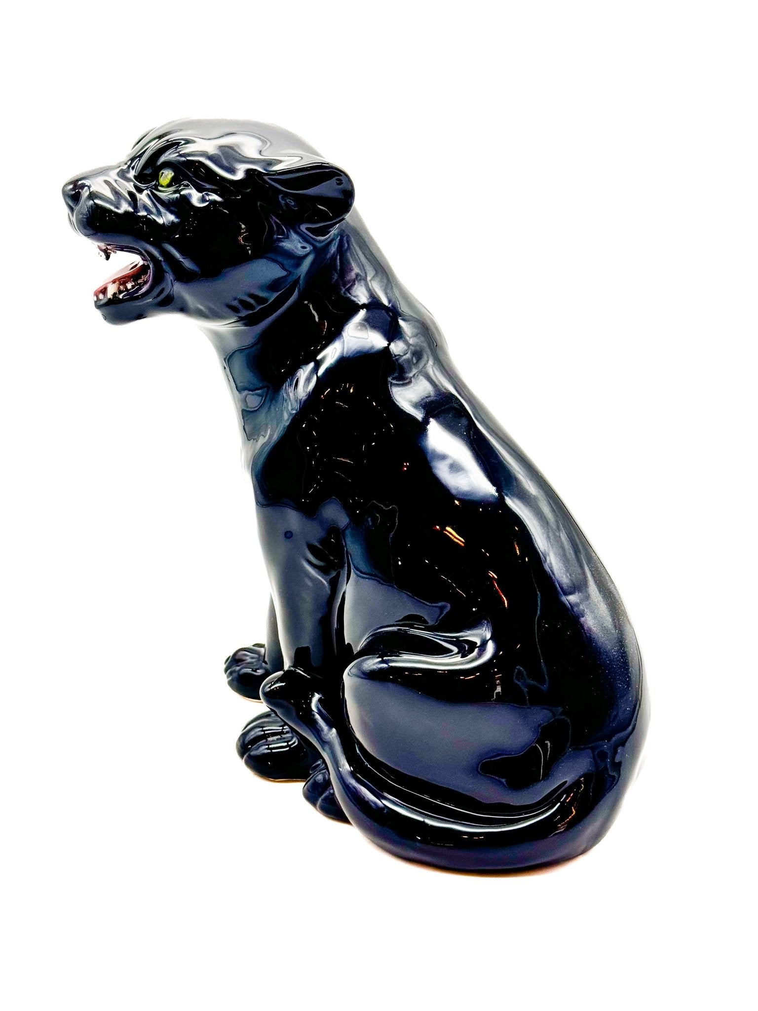 Pantera sentada rugiendo - moruecoceramicas