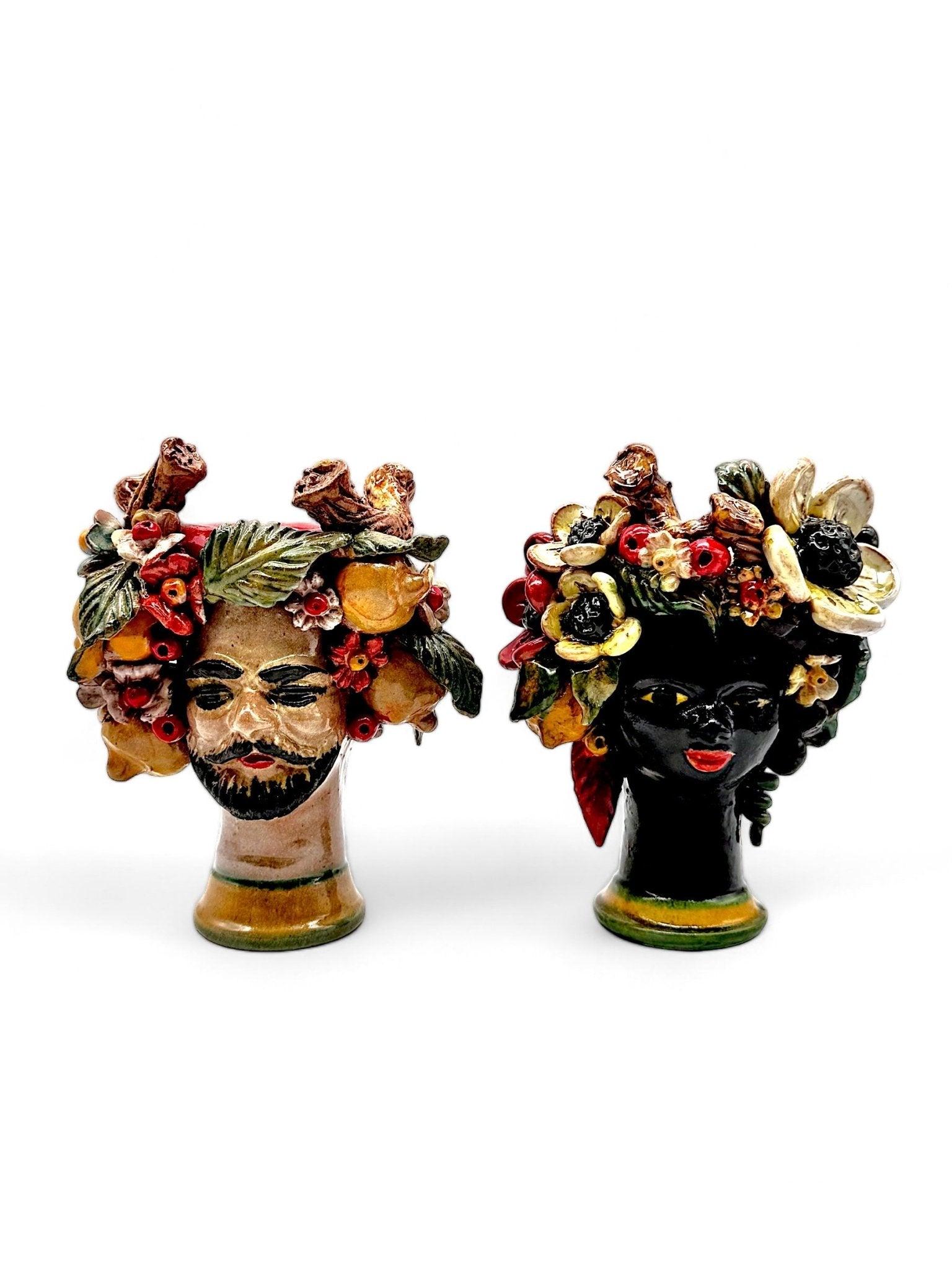 Pareja de Cabezas decoradas con frutas, troncos y flores - Morueco Selección - moruecoceramicas