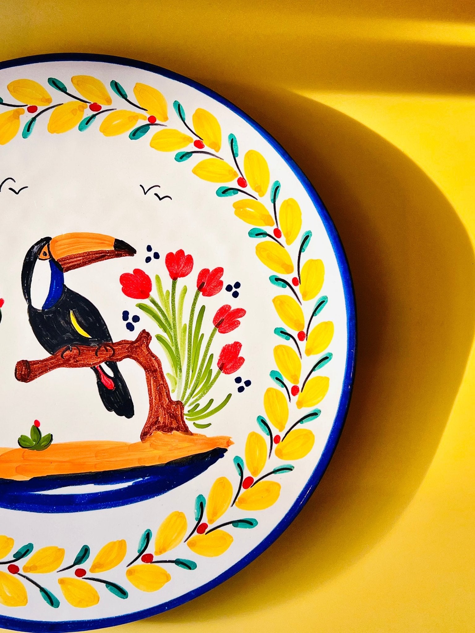Plato "El Tucán" - moruecoceramicas
