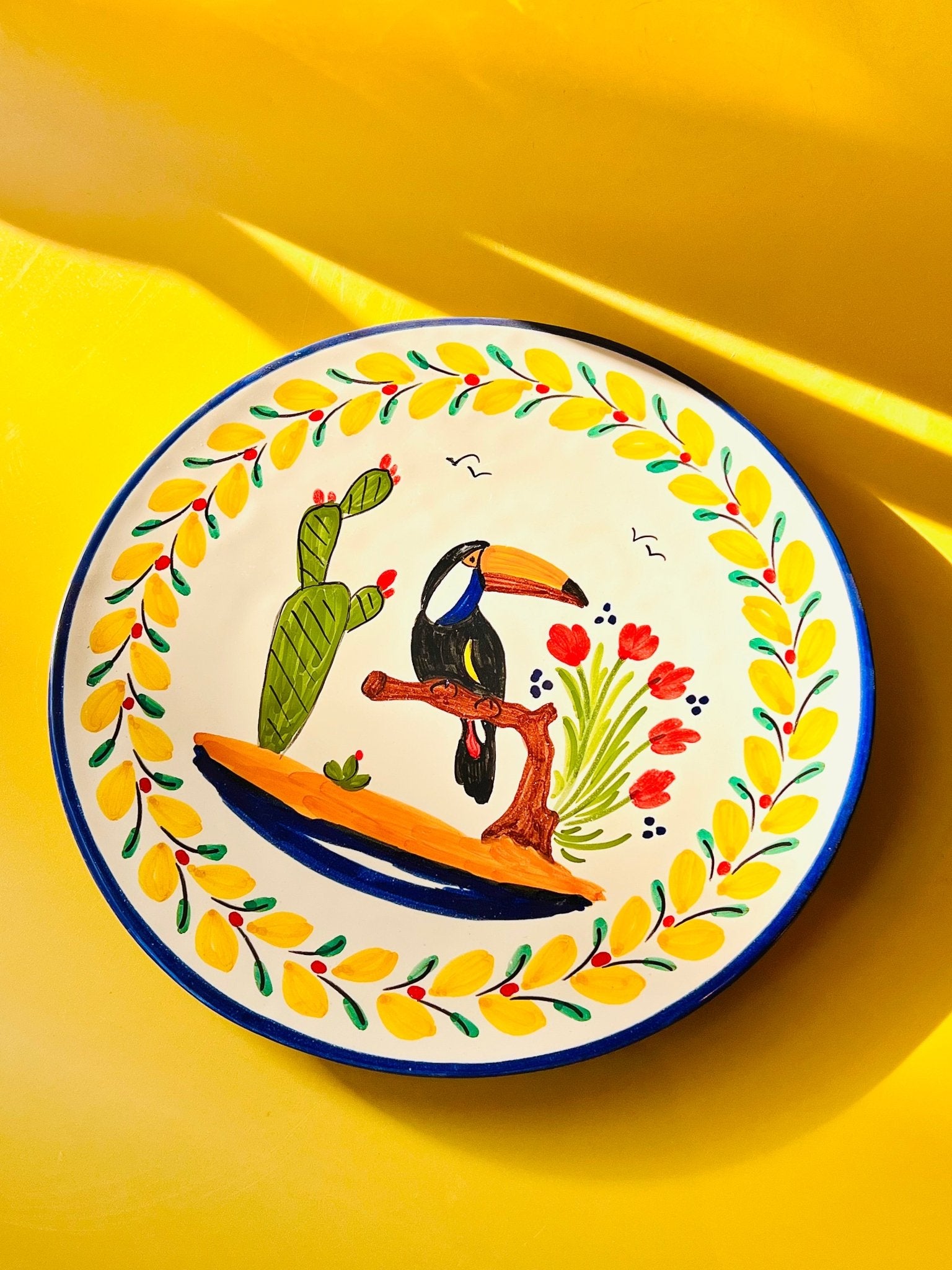 Plato "El Tucán" - moruecoceramicas