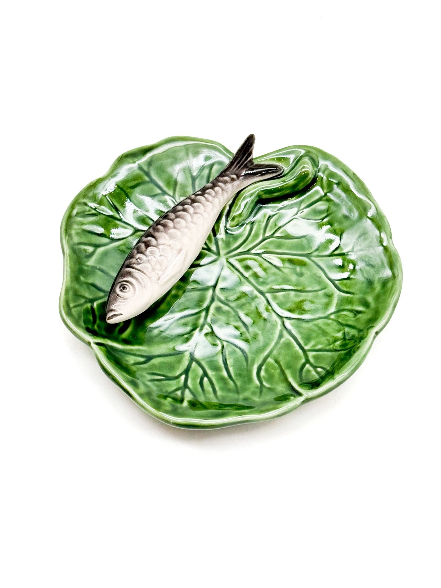 Plato hoja con sardina - moruecoceramicas