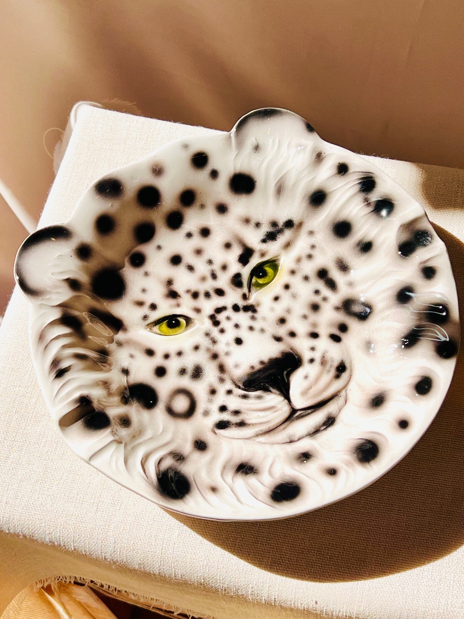 Plato Leopardo Blanco - moruecoceramicas