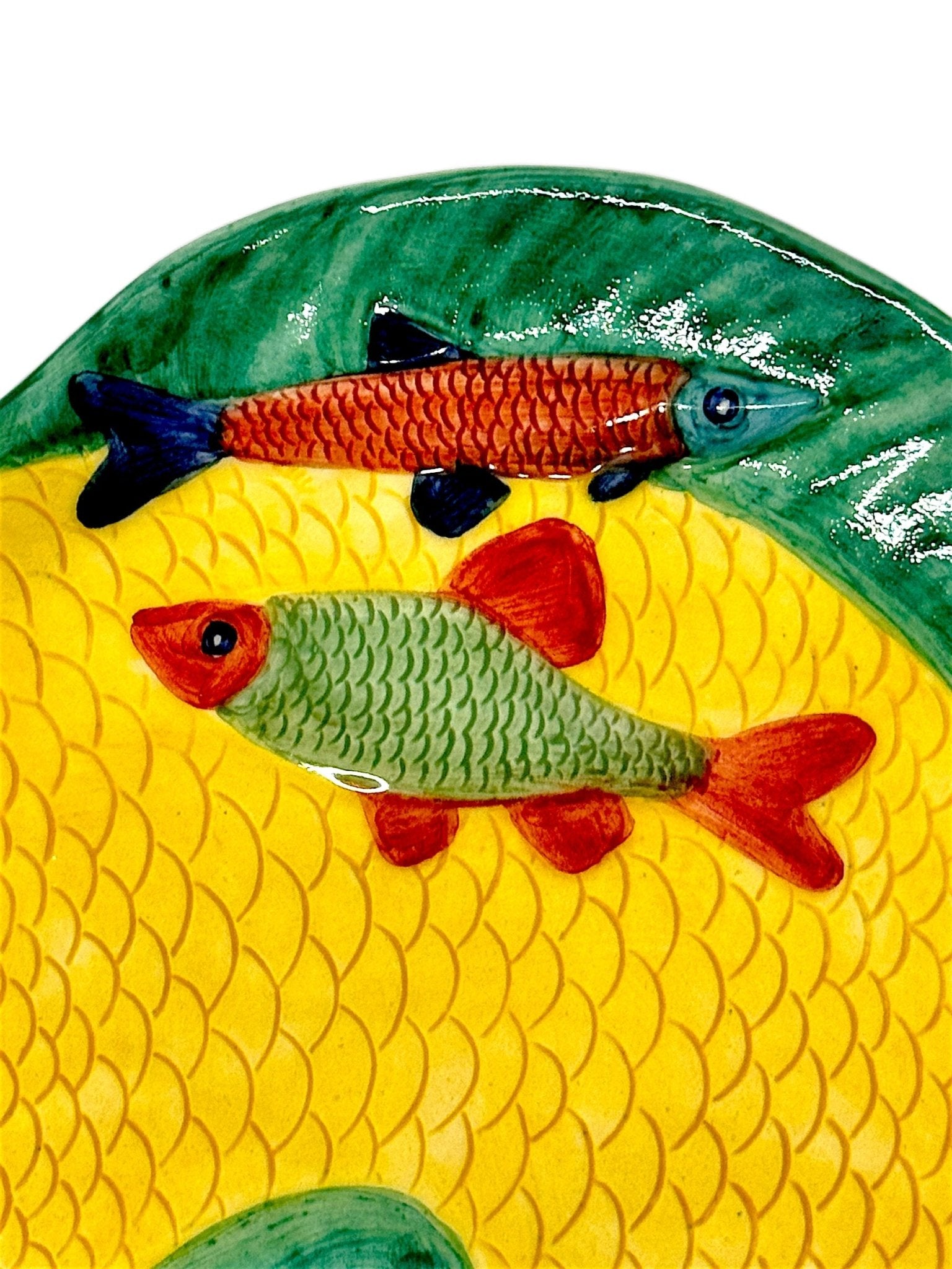 Plato peces 32cm - moruecoceramicas