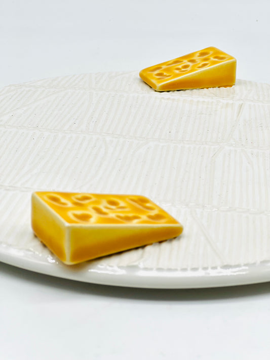 Tabla para queso decorada con quesos