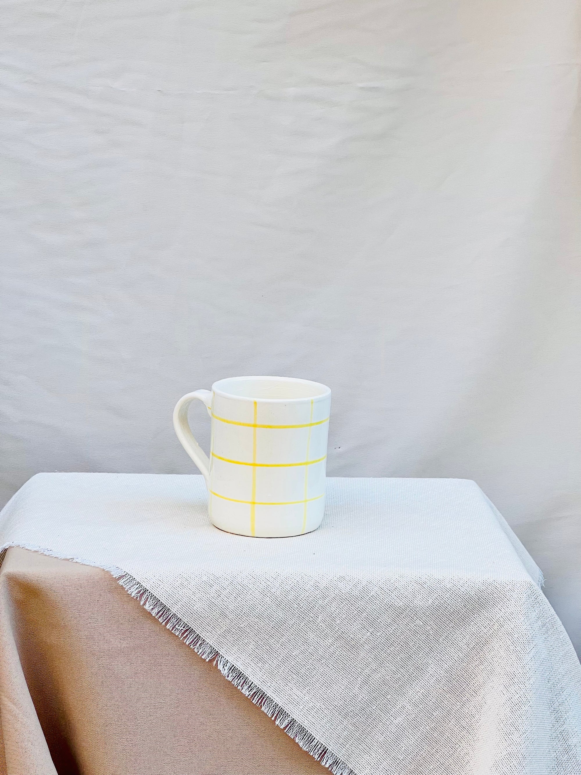 Taza The Grid amarilla