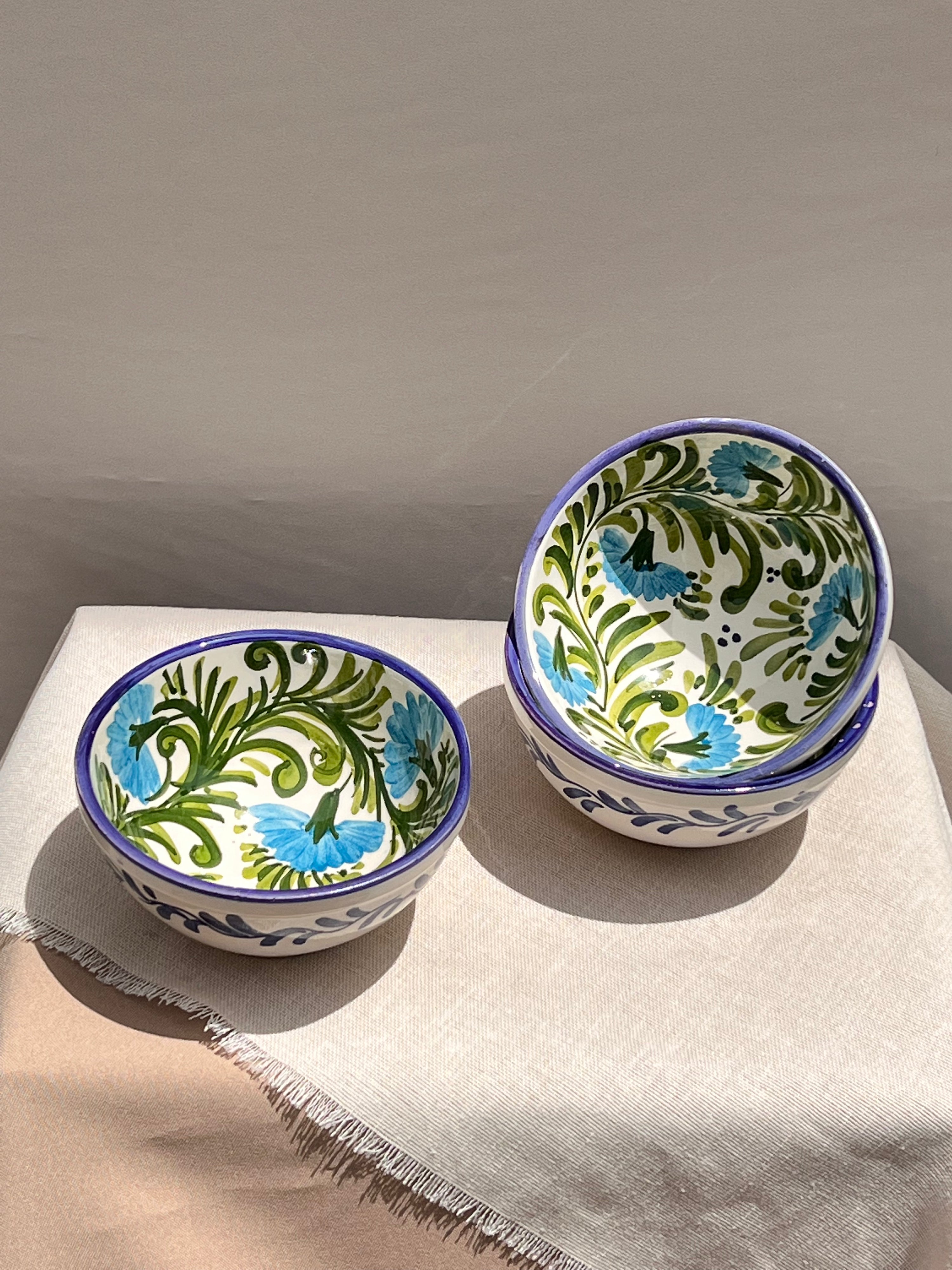 Cuenco claveles azules