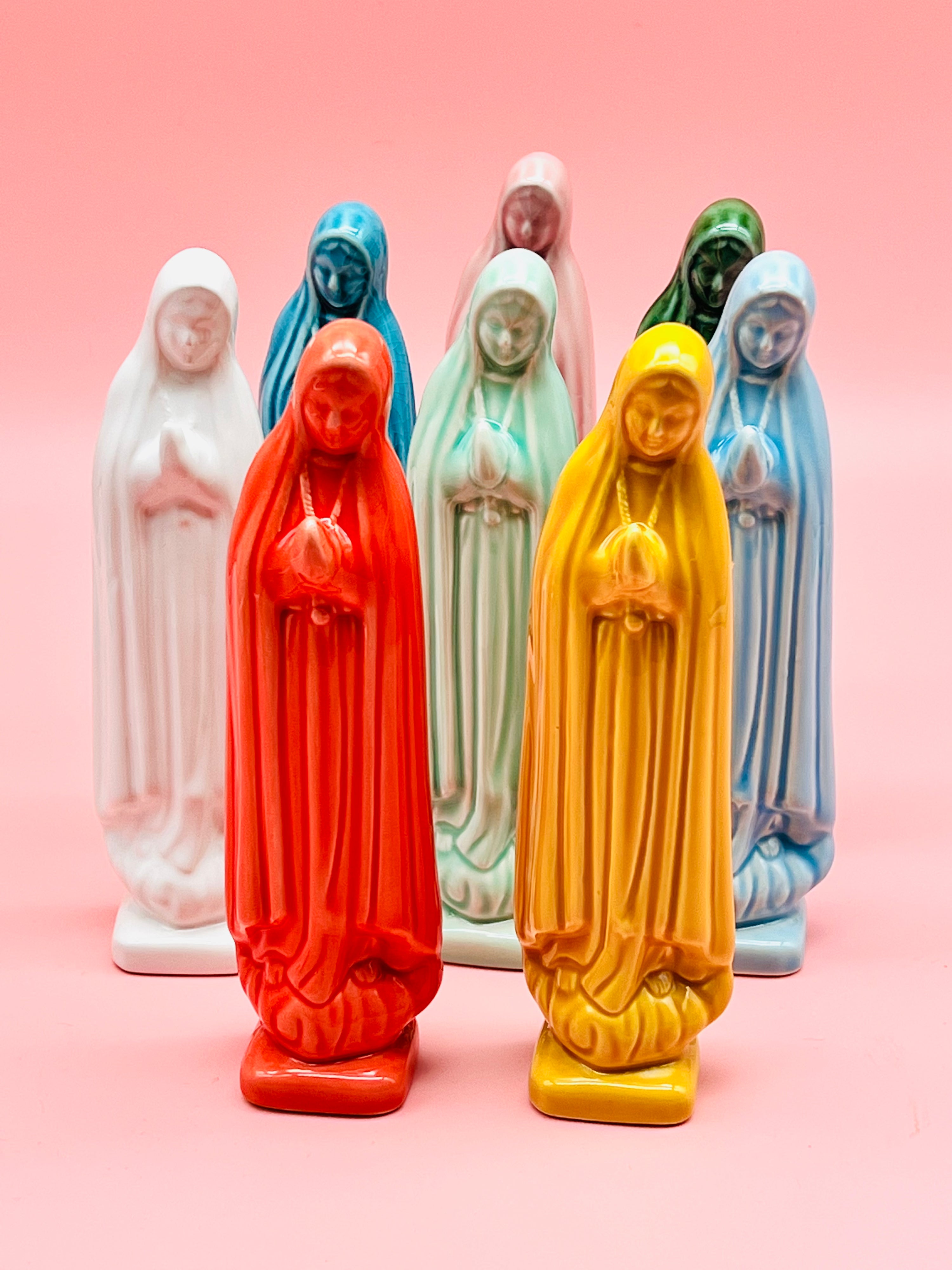 Virgen de cerámica pequeña